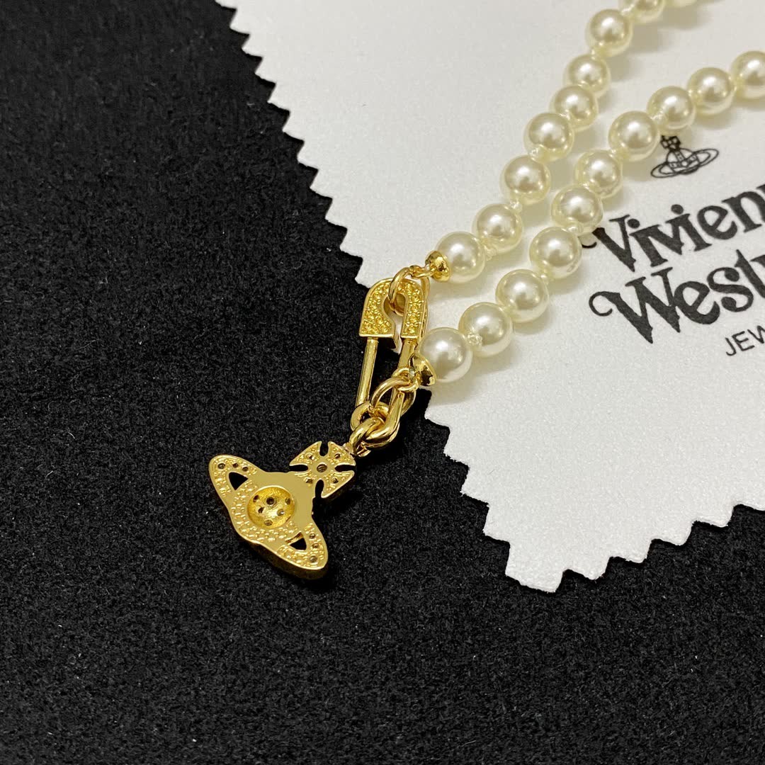 Vivienne Westwood Chloé Pearl Necklace with Logo Pendant